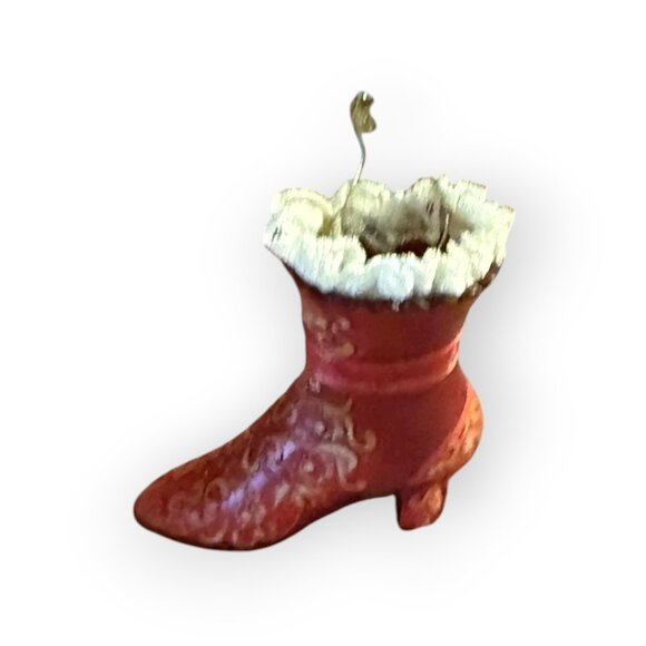 Stepping in Time “Lady in waiting” – Collectible Shoe Ornament by Ashton-Drake - Picture 5 of 7